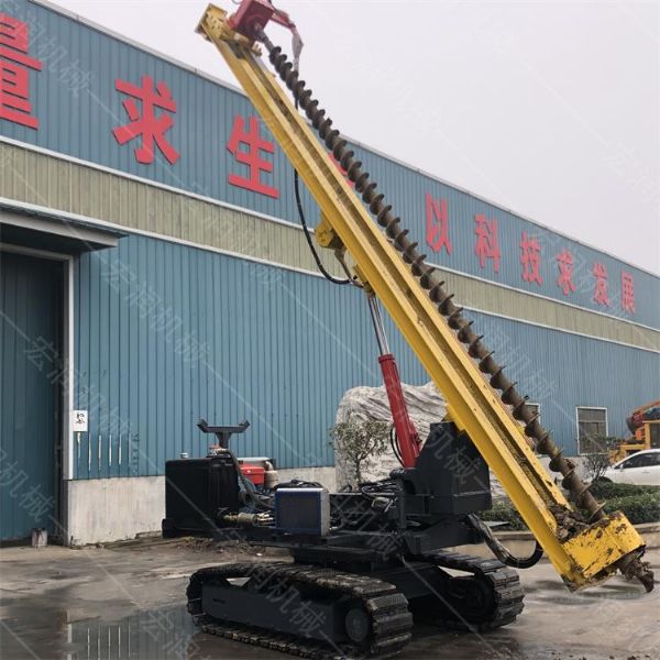 直銷(xiāo)光伏履帶鉆孔機，螺旋光伏鉆孔機